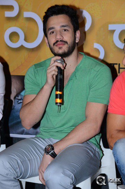 Pelli-Chupulu-Movie-Abhinandhana-Sabha